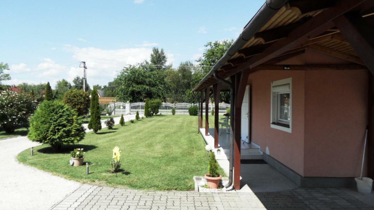 Ferienhaus Am Plattensee บาลาตอนมารีอาเฟือร์เดอ ภายนอก รูปภาพ