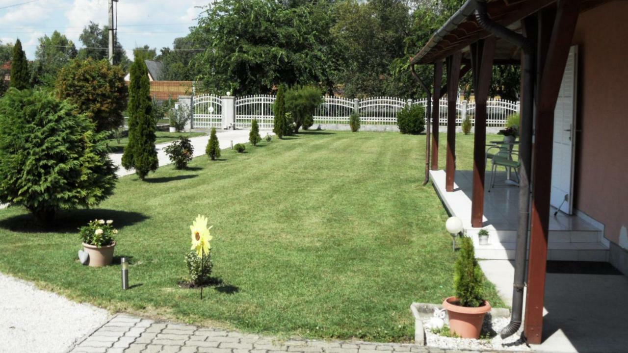 Ferienhaus Am Plattensee บาลาตอนมารีอาเฟือร์เดอ ภายนอก รูปภาพ